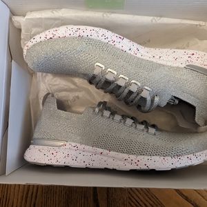New In Box APL Techloom Breeze, size 10